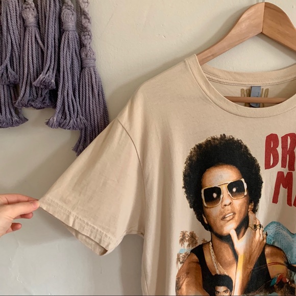 Bruno Mars concert moonshine jungle graphic tee - Picture 2 of 7